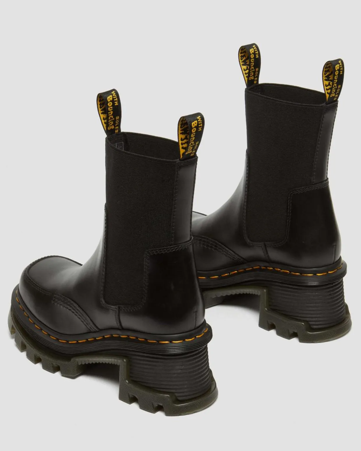 Dr. Martens Chelsea Boots Corran En Cuir Atlas à Talons Noir — Atlas Hot