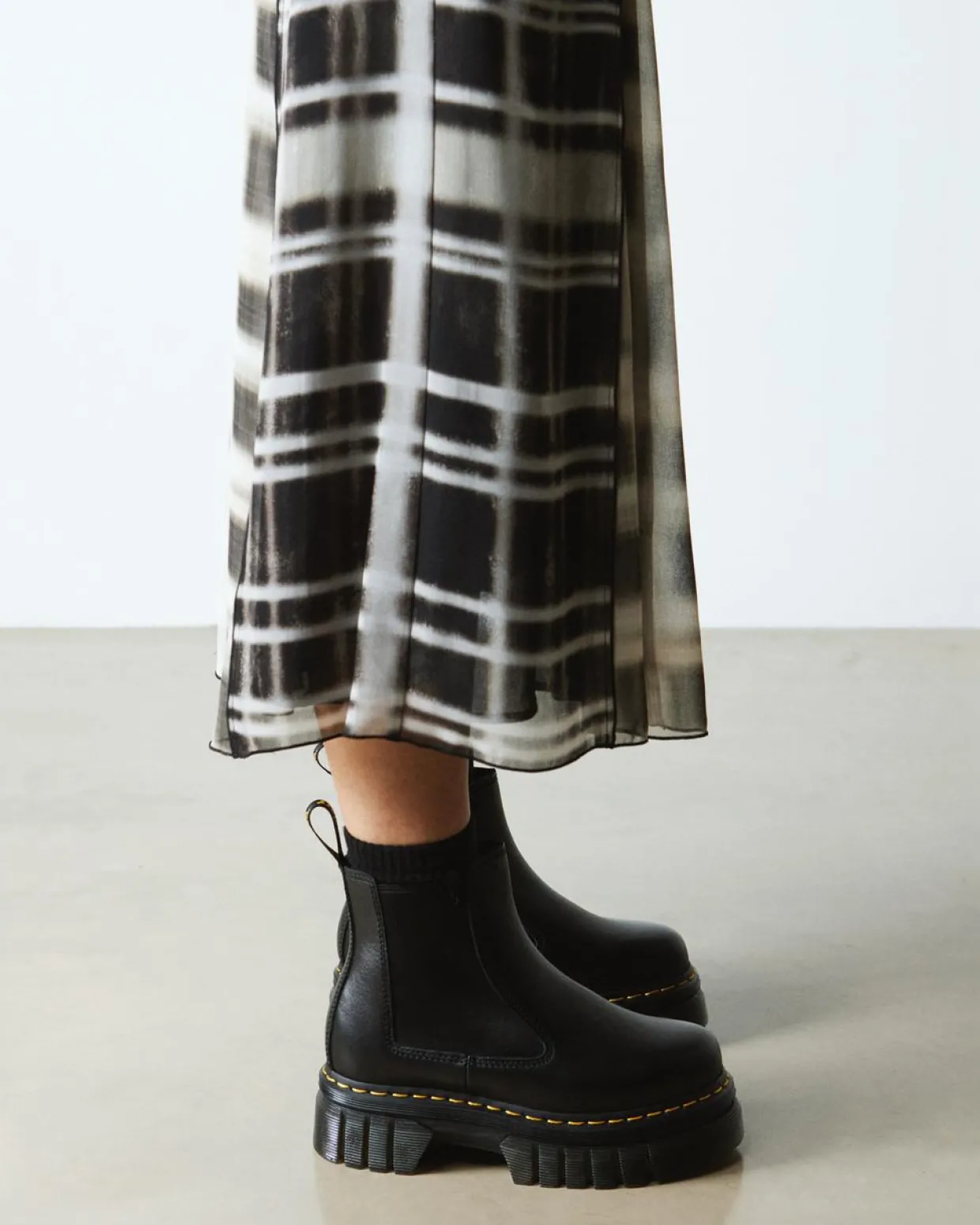 Dr. Martens Chelsea Boots Plateformes Audrick En Cuir Nappa Lux Noir — Nappa Lux Best