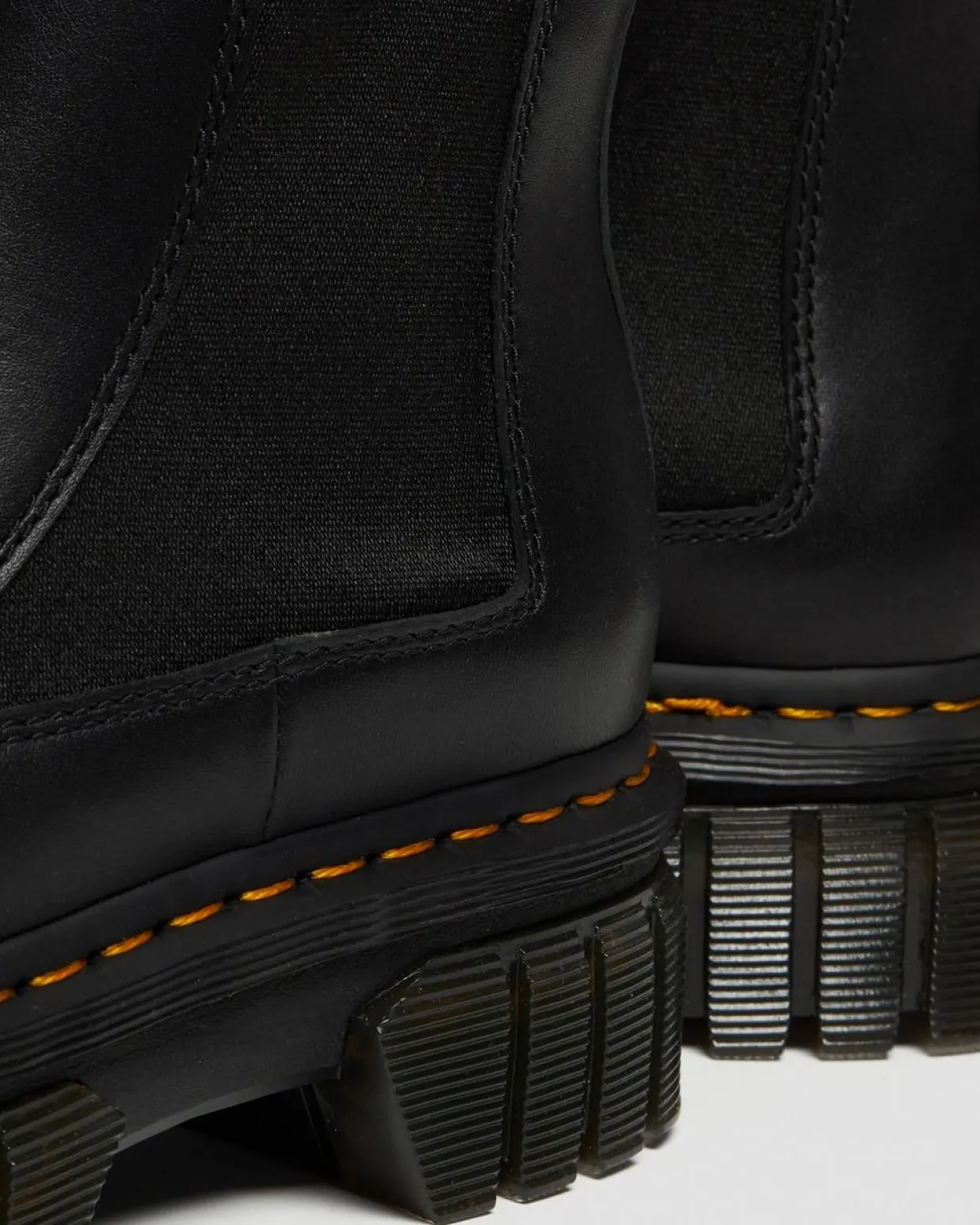 Dr. Martens Chelsea Boots Plateformes Audrick En Cuir Nappa Lux Noir — Nappa Lux Best