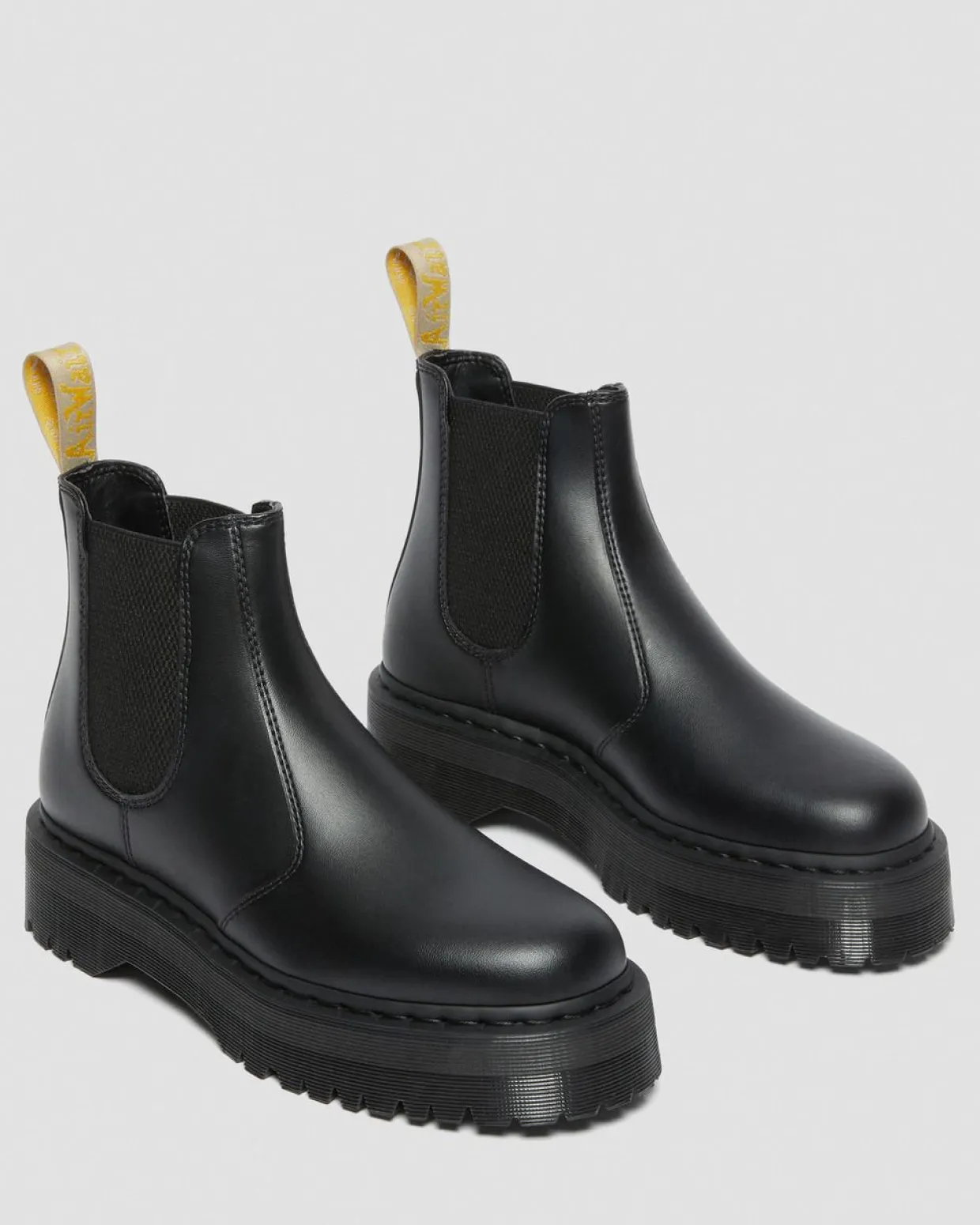 Dr. Martens Chelsea Boots Plateformes 2976 Felix Vegan Noir — Felix Rub Off Discount