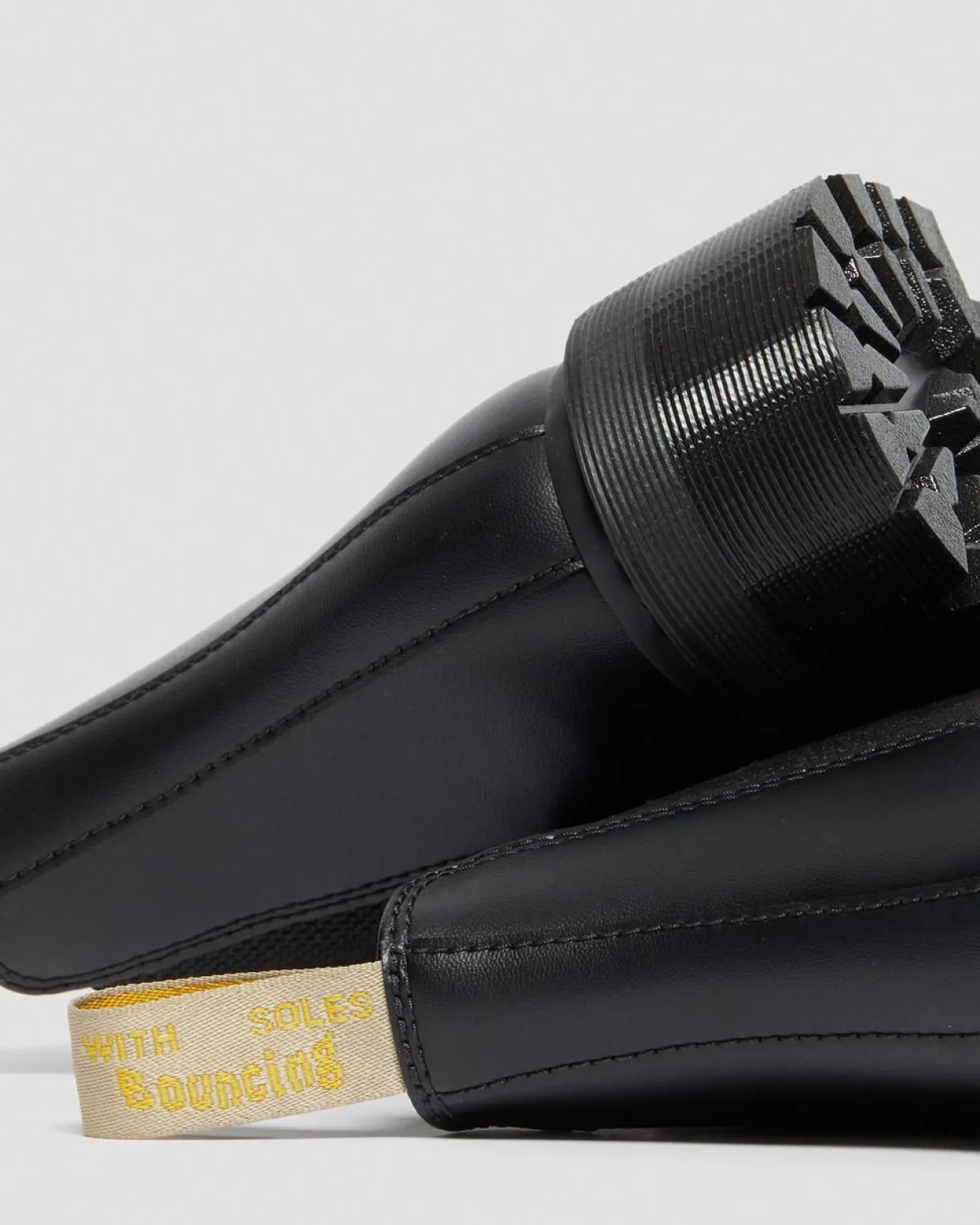 Dr. Martens Chelsea Boots Plateformes 2976 Felix Vegan Noir — Felix Rub Off Discount