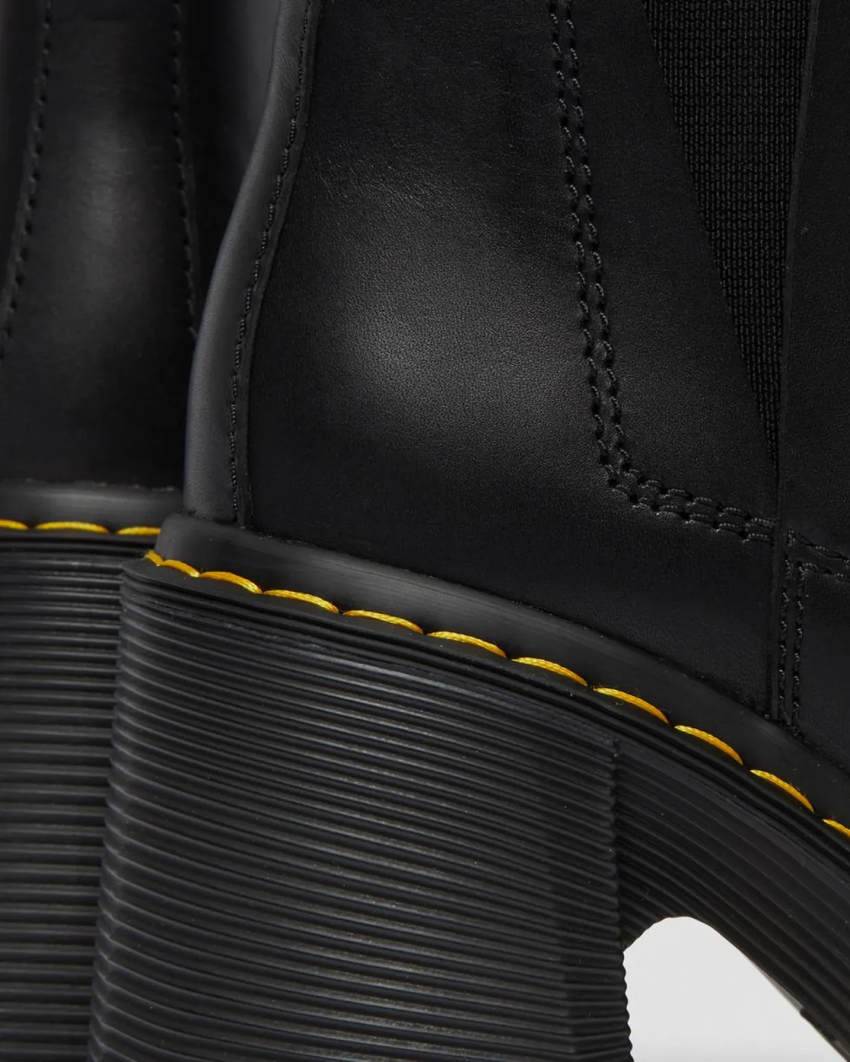 Dr. Martens Chelsea Boots Spence En Cuir à Talons Évasés Noir — Sendal Sale