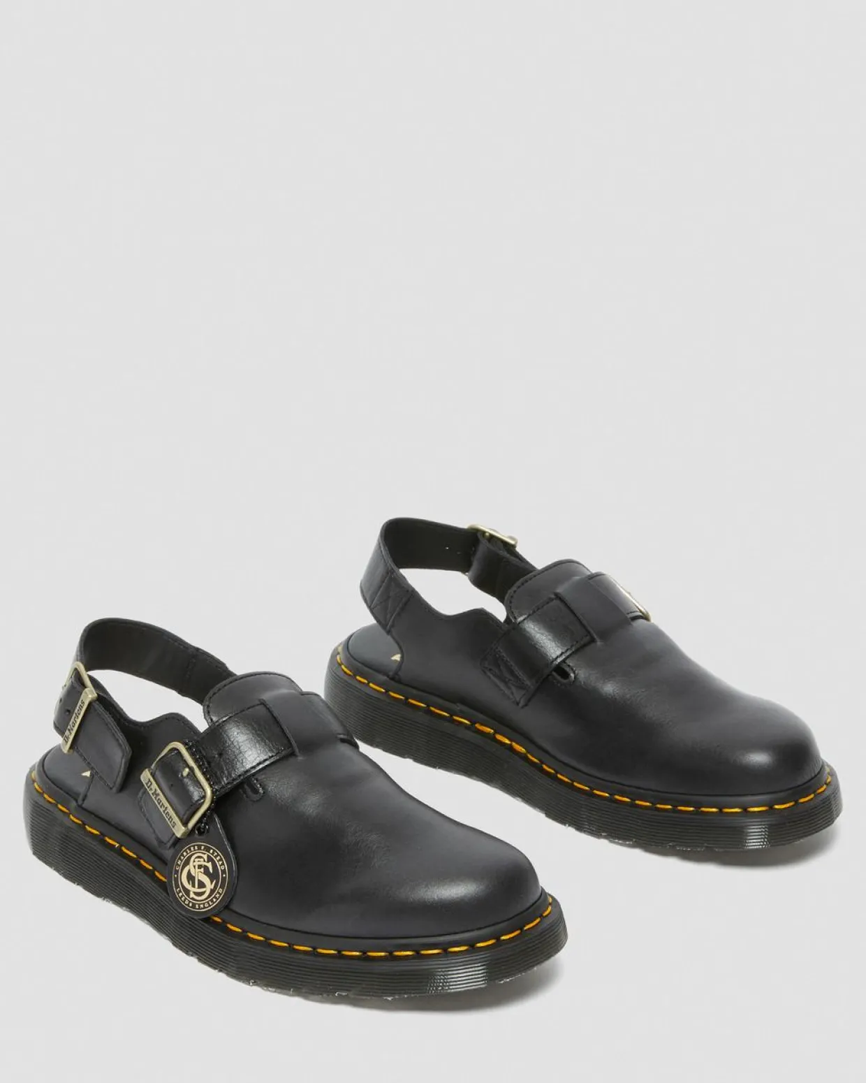 Dr. Martens Claquettes à Brides Jorge Made In England En Cuir Noir Cheap