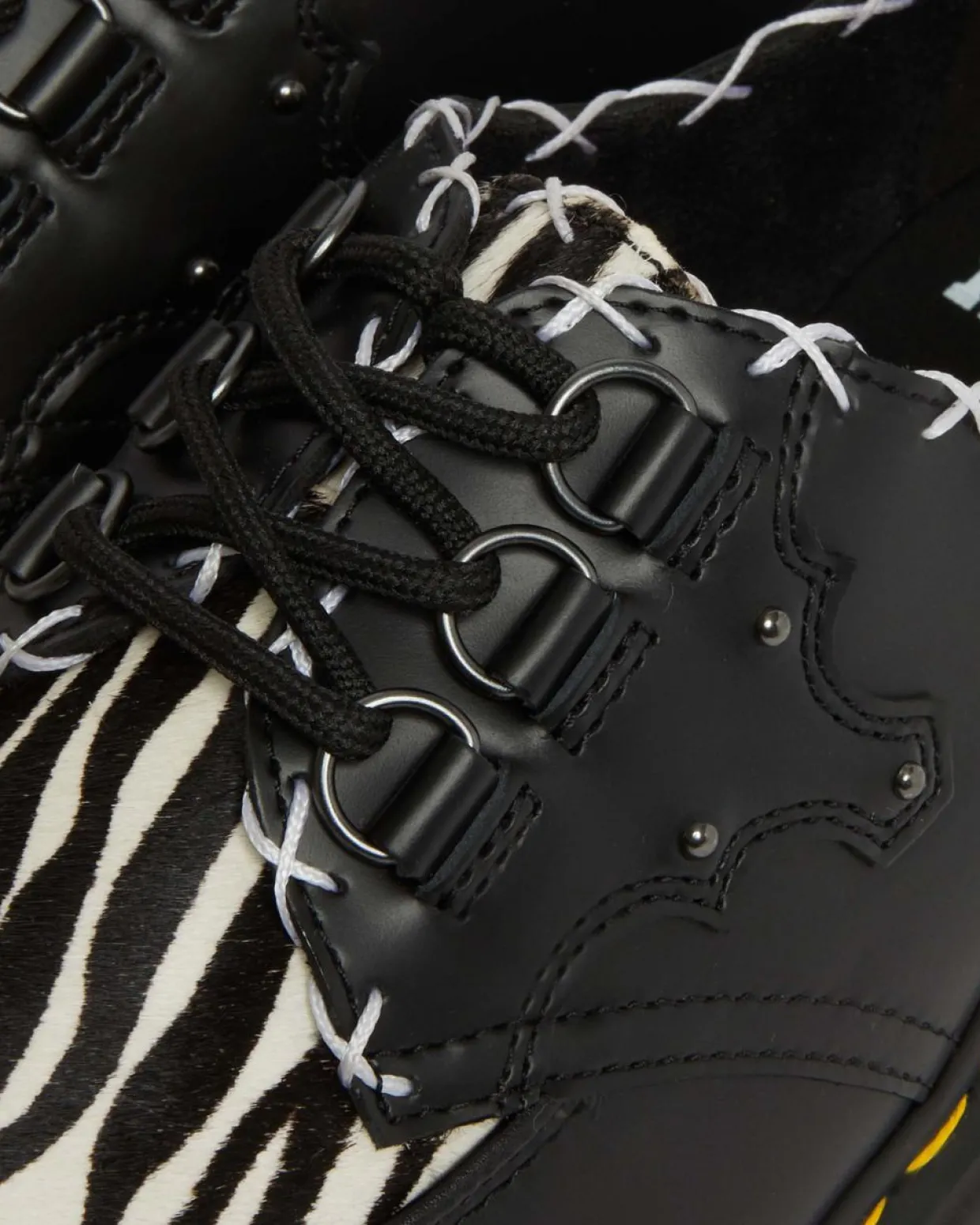 Dr. Martens Creepers Plateformes Ramsey En Cuir à Imprimé Zèbre Black+Zebra — Smooth+Hair On Cheap
