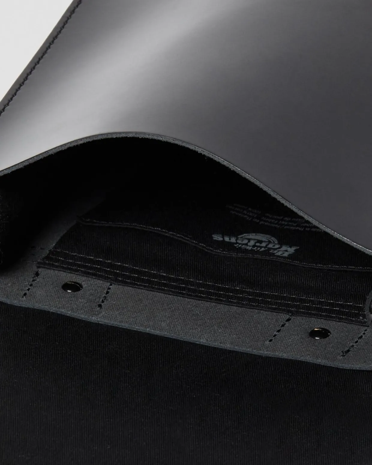 Dr. Martens Mini Sac à Dos En Cuir Verni Noir — Patent Leather Best Sale