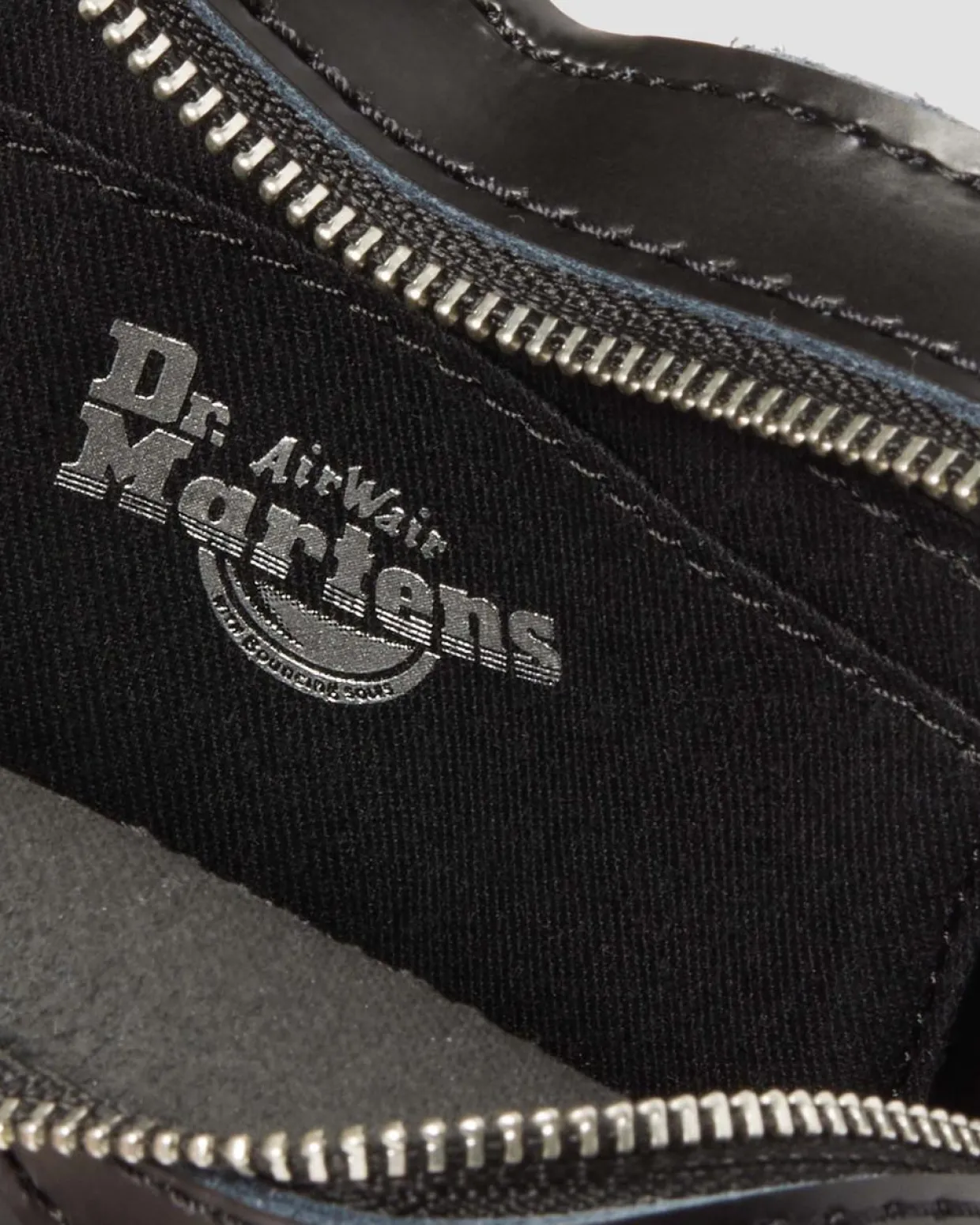 Dr. Martens Mini Sac En Cuir En Forme De Cœur Noir — Kiev+Patent Lamper Online