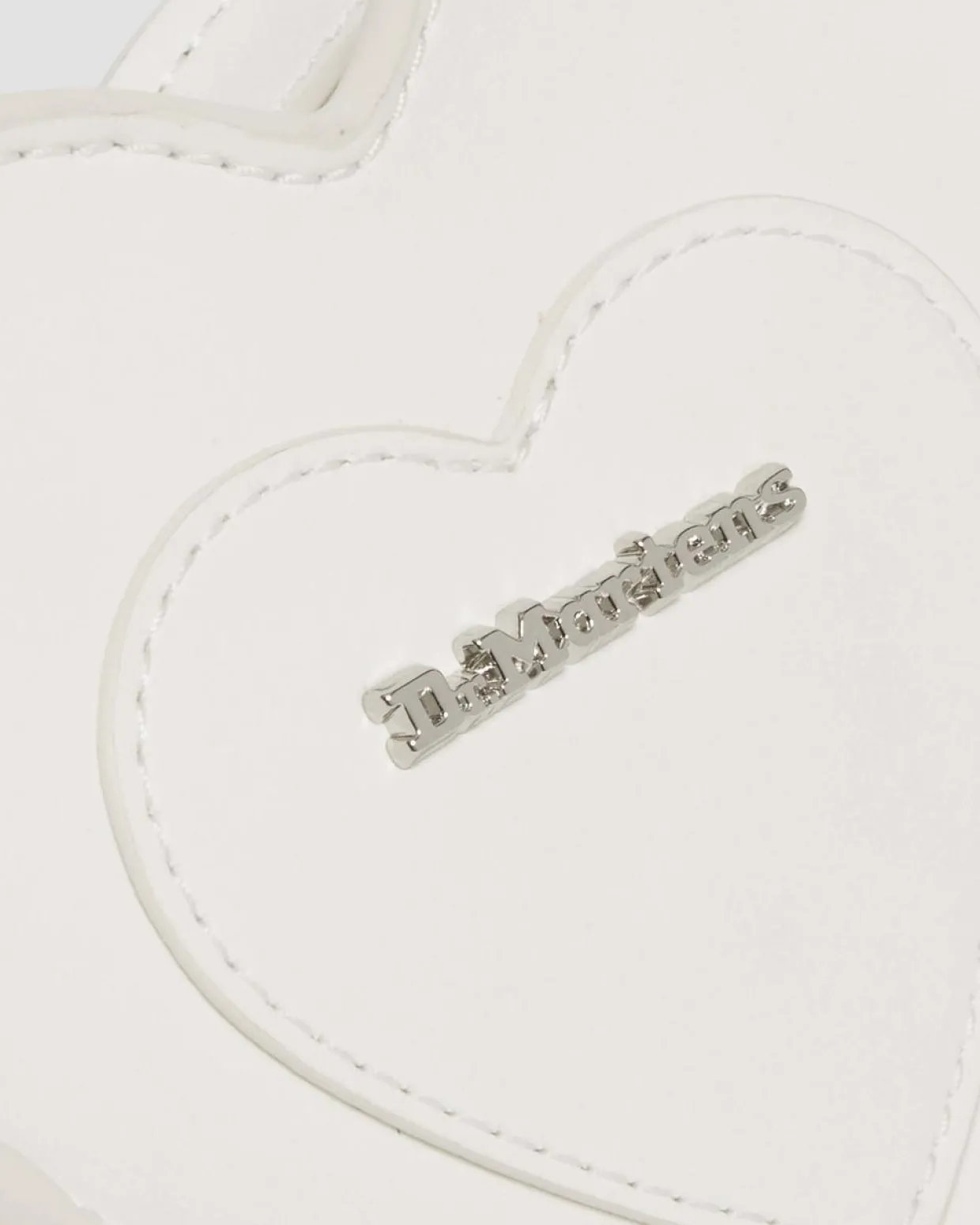 Dr. Martens Mini Sac Vegan En Forme De Cœur White — Kemble Pu Flash Sale