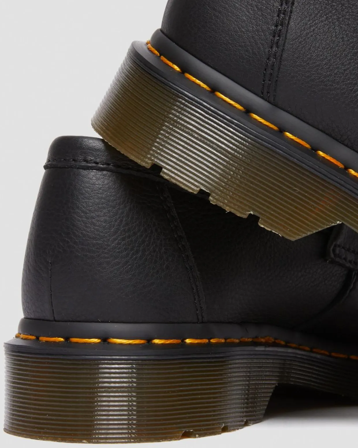 Dr. Martens Mocassins Adrian En Cuir Virginia à Pampilles Noir — Virginia Outlet
