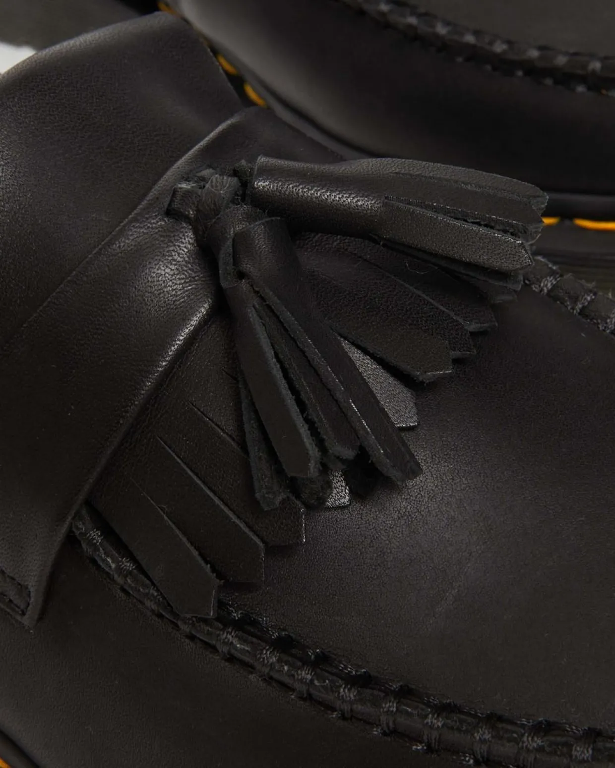Dr. Martens Mocassins Adrian En Cuir Tressé à Pampilles Black — Analine Outlet