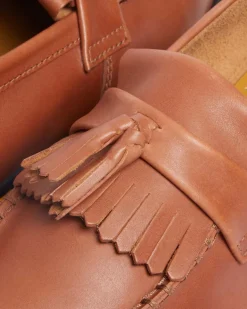 Dr. Martens Mocassins Adrian En Cuir Carrara à Pampilles Saddle Tan — Carrara Outlet