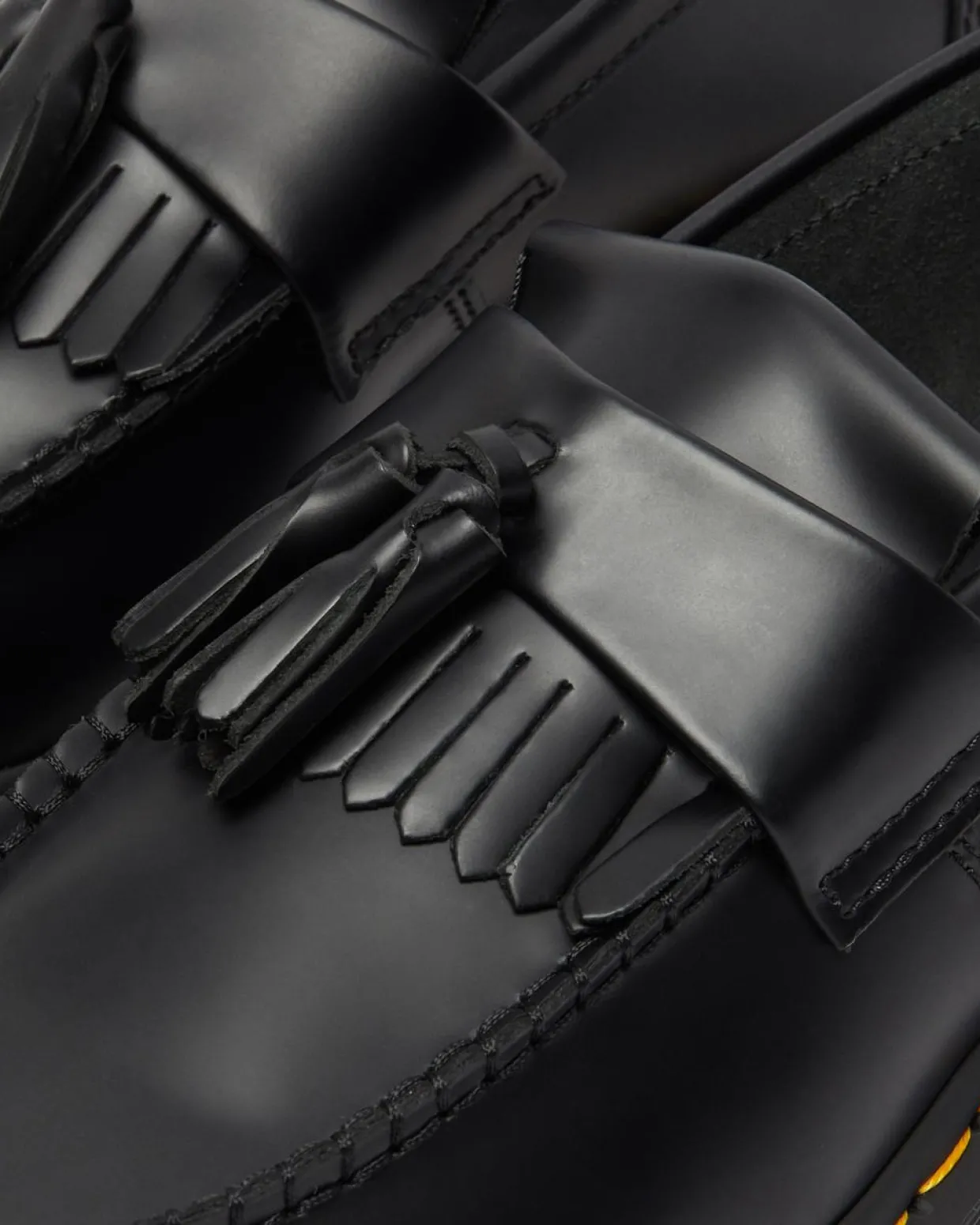 Dr. Martens Mocassins Adrian Yellow Stitch En Cuir Smooth à Pampilles Noir — Smooth Leather Flash Sale