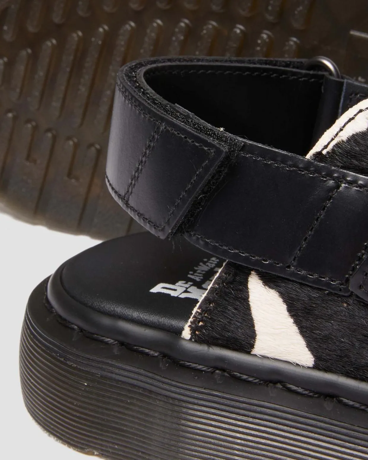 Dr. Martens Mules Jorge II En Hair-On à Bridess BLACK+WHITE — Hair On + Atlas Flash Sale