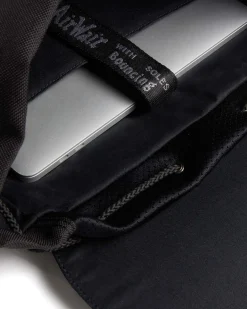 Dr. Martens Sac à Dos En Cuir Rubberised Kiev BLACK — Rubberised Leather+Extra Tough 50/50 Discount
