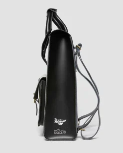 Dr. Martens SAC À DOS THE NATIONAL GALLERY HARMEN STEENWYCK EN CUIR Blanc+Noir — Backhand Strawgrain+Kiev Online