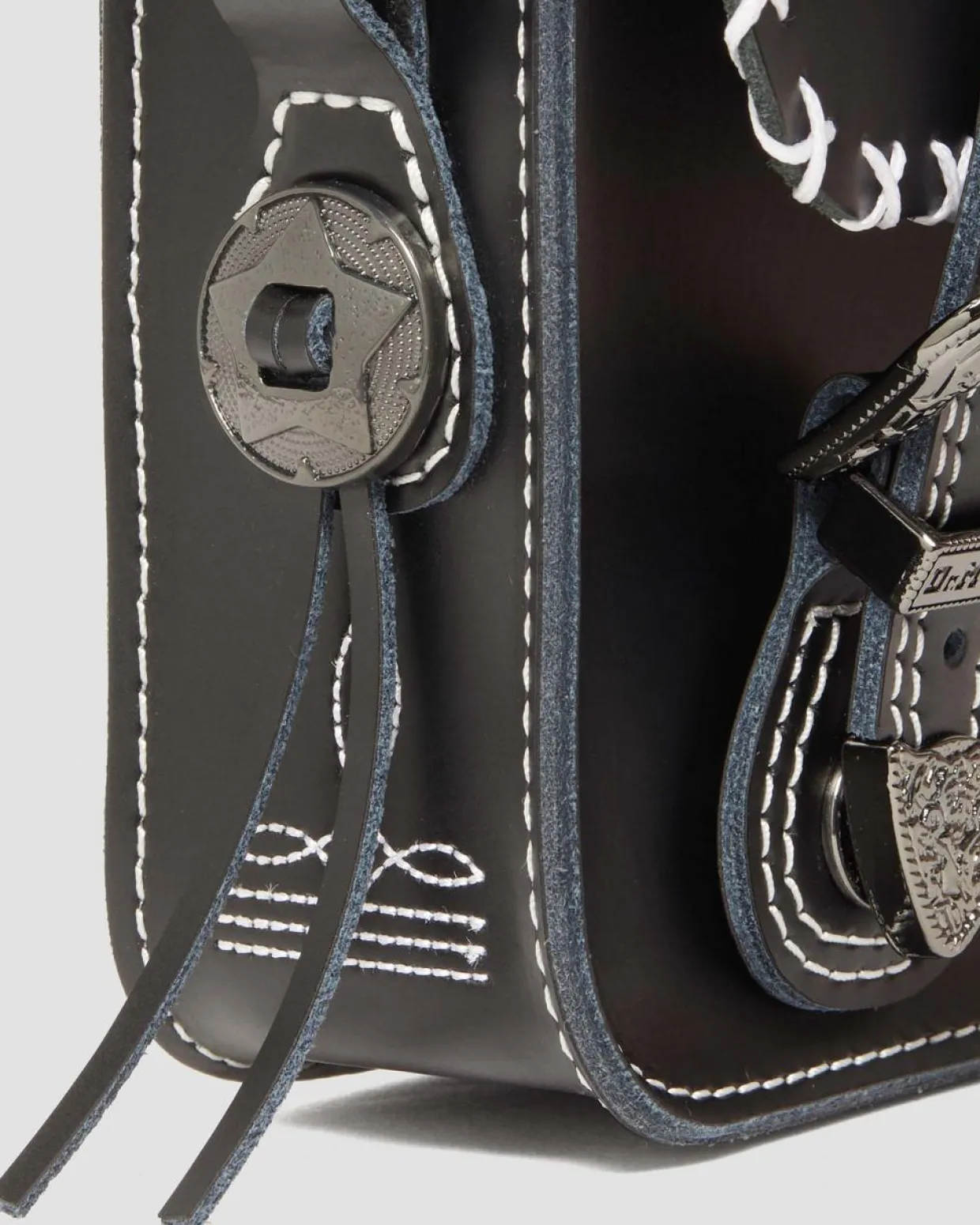 Dr. Martens SAC BANDOULIÈRE CONTRAST STITCH EN CUIR 18 CM Noir — Smooth+Kiev Best Sale
