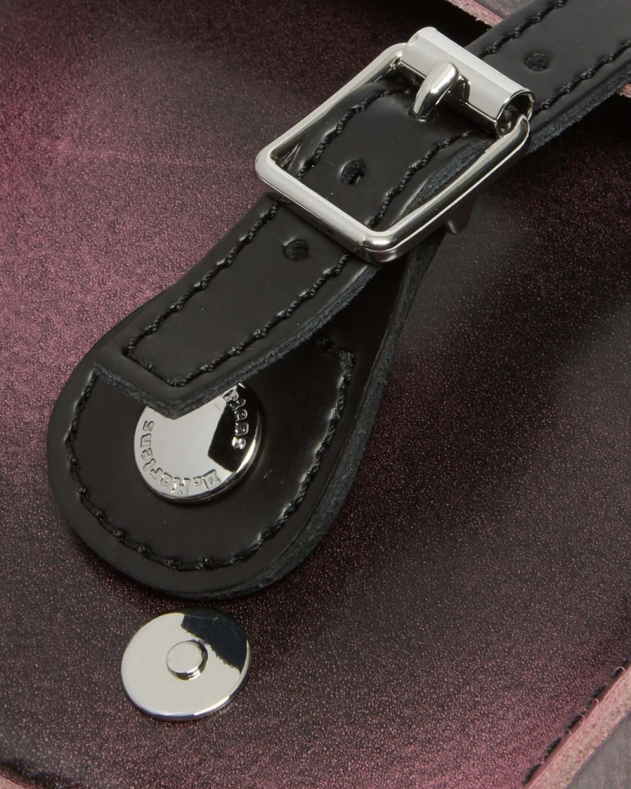 Dr. Martens Sac Bandoulière En Cuir Effet Vieilli 18 Cm Black+Fondant Pink — Two Tone Rub Off+Kiev Cheap