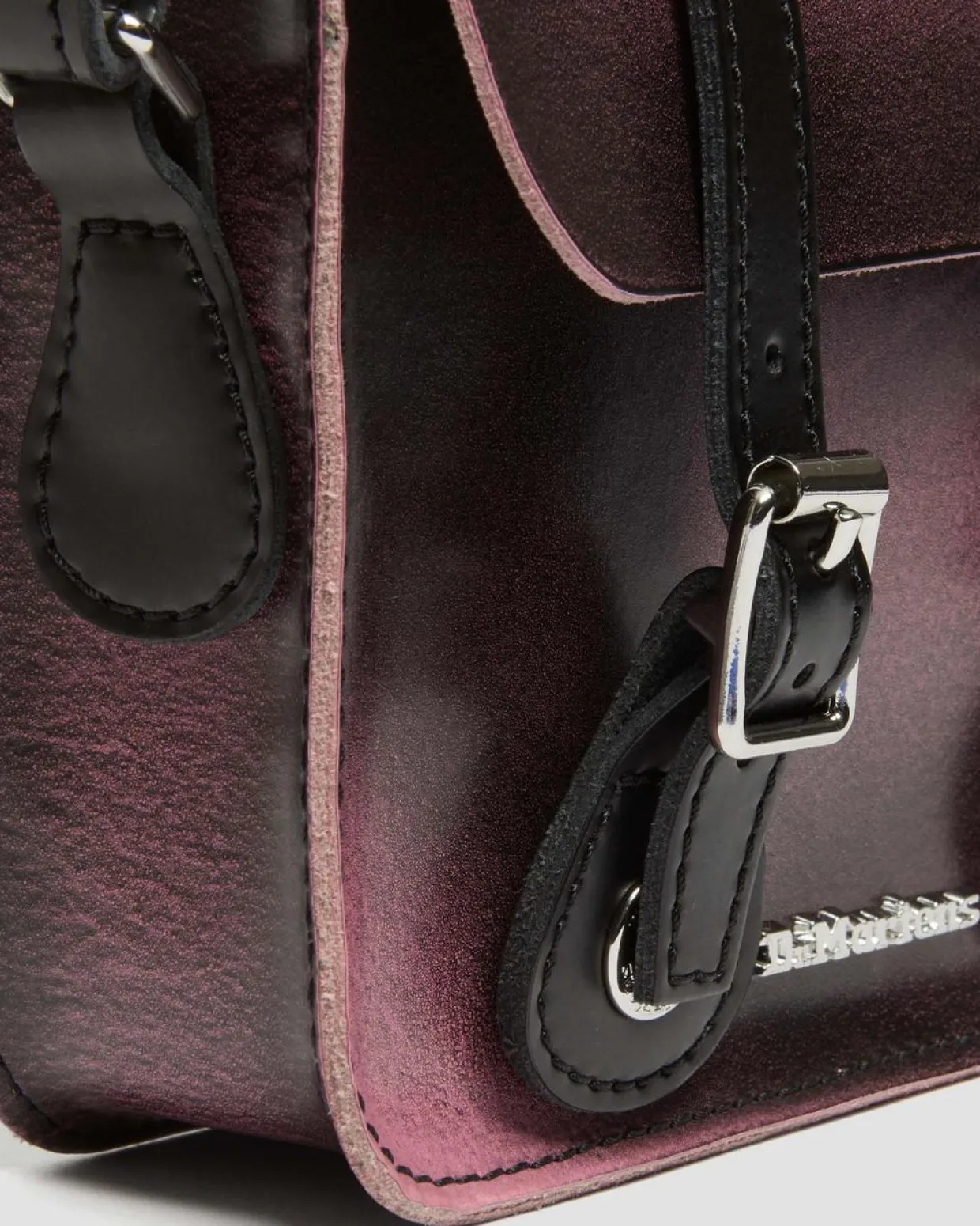 Dr. Martens Sac Bandoulière En Cuir Effet Vieilli 18 Cm Black+Fondant Pink — Two Tone Rub Off+Kiev Cheap