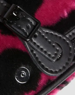 Dr. Martens Sac Bandoulière En Hair-On Imprimé Vache 18 Cm THRIFT PINK+BLACK — Cow Print + Kiev Online