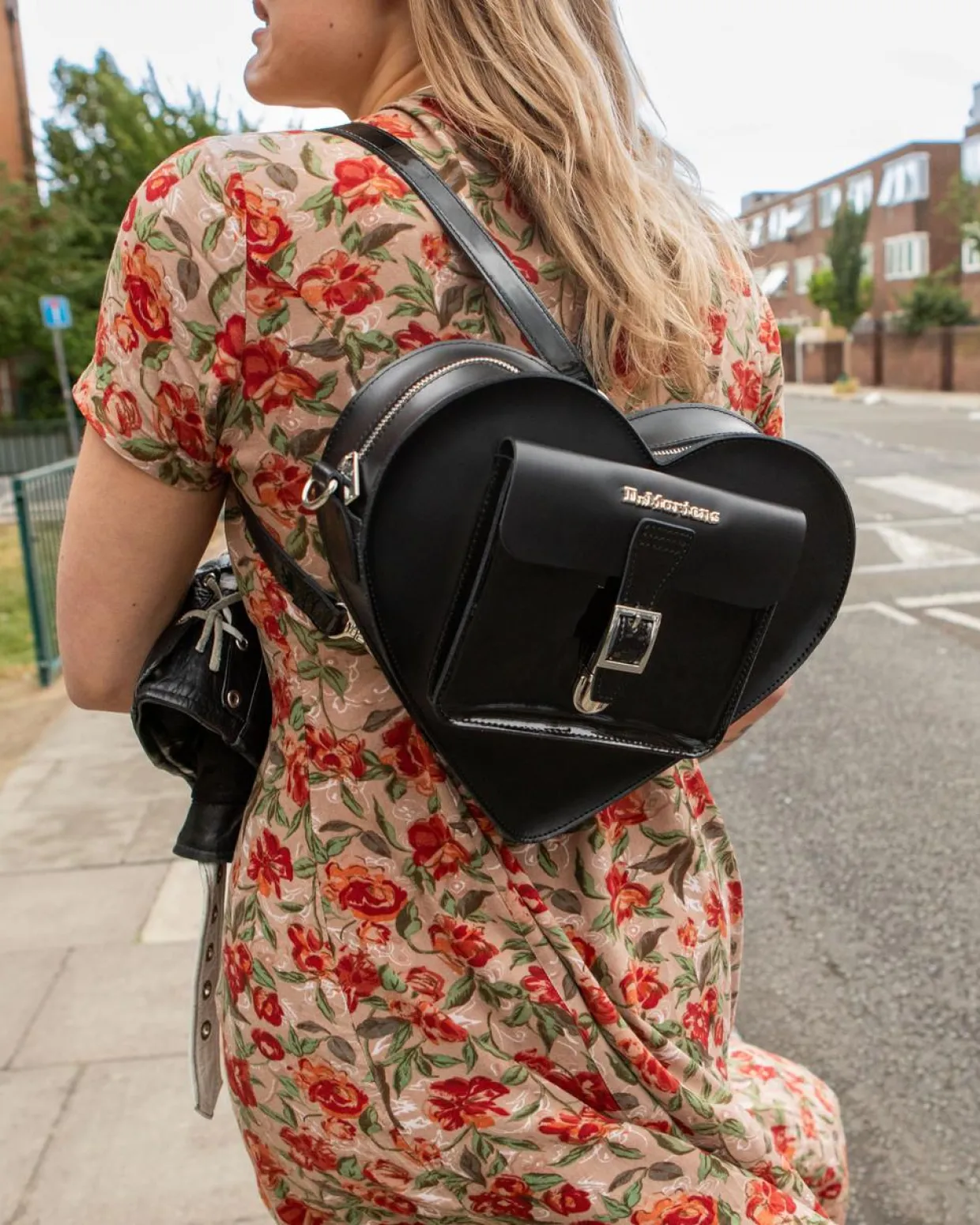 Dr. Martens Sac En Cuir En Forme De Cœur Noir — Kiev Best Sale