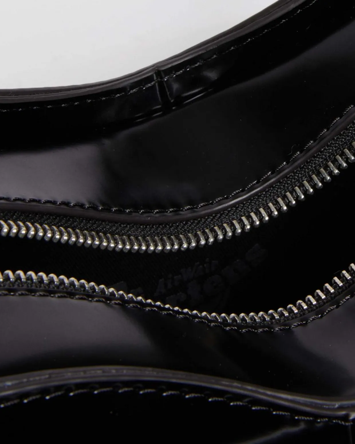 Dr. Martens Sac En Forme De Nœud Vegan BLACK — Oxford Cheap