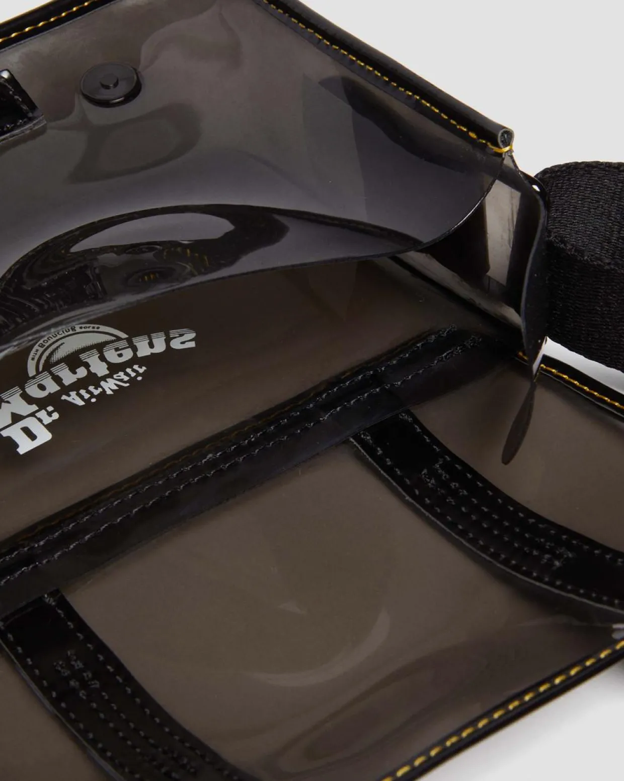 Dr. Martens Sacoche En PU Transparent 18 Cm Black — IRIDESCENT TPU+FELIX RUB OFF Cheap