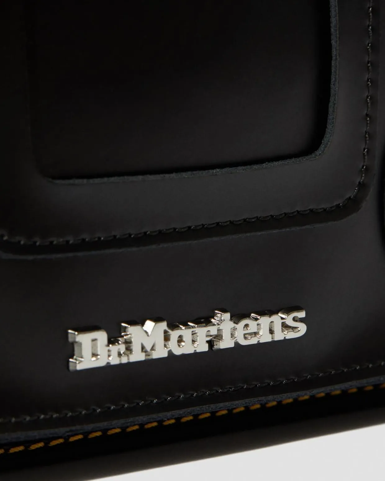 Dr. Martens Sacoche Kiev En Cuir Smooth 28 Cm Noir — Kiev & Smooth Cheap