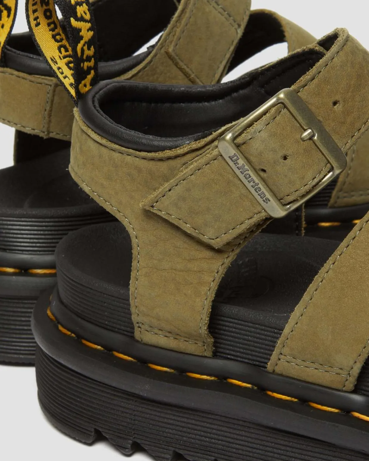 Dr. Martens Sandales Blaire En Cuir Tumbled Nubuck Muted Olive — Tumbled Nubuck Outlet