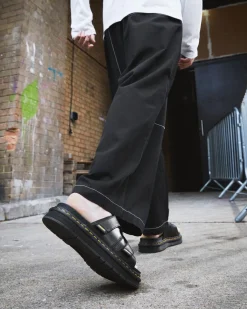 Dr. Martens Sandales Claquettes Daxton En Cuir Noir — Brando Best