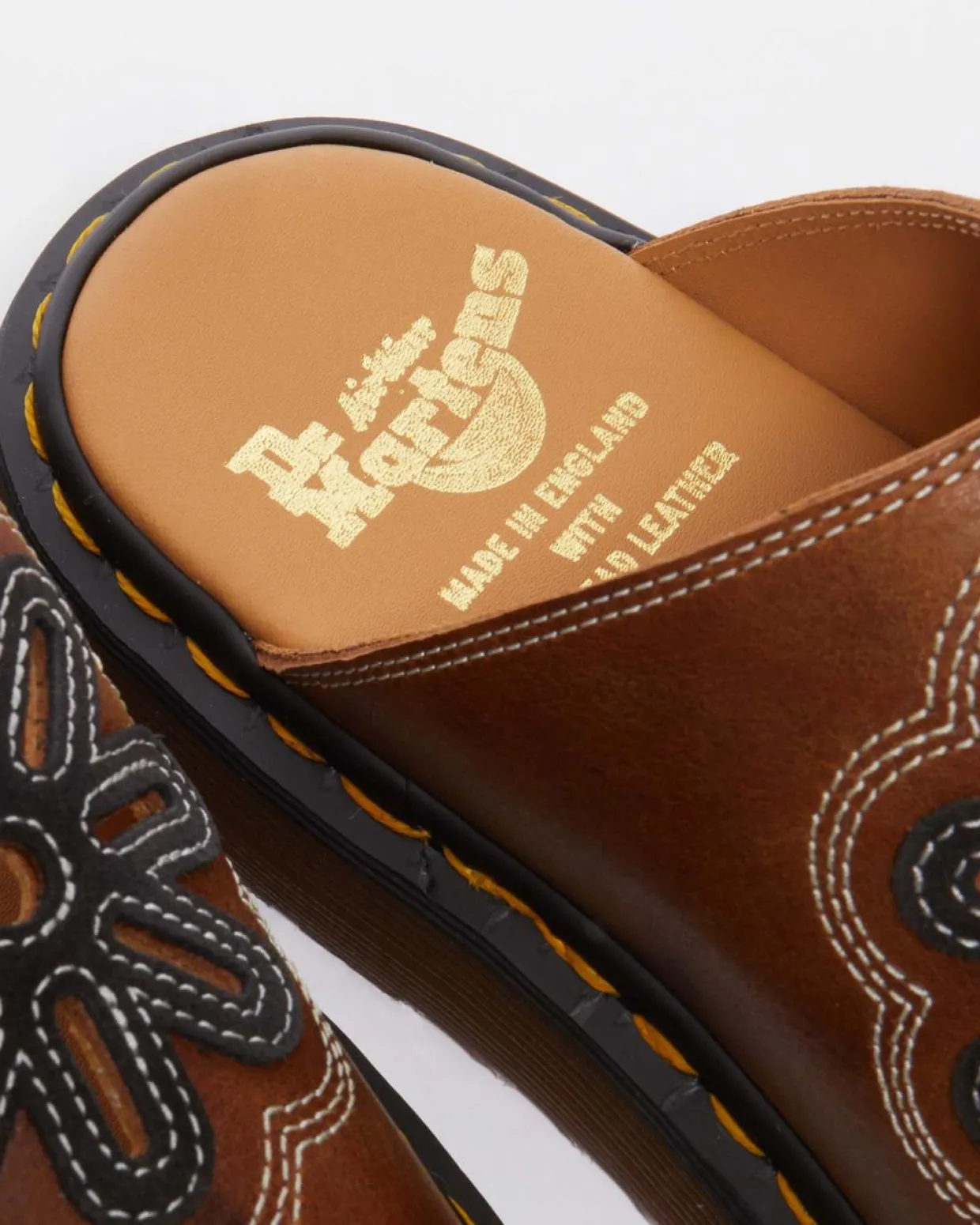 Dr. Martens Sandales Dayne Made In England En Cuir Et En Daim à Appliqué Conker Brown+Black+Rust Orange — Regency Calf+Desert Oasis Suede Cheap