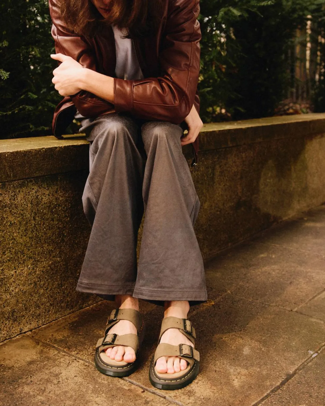 Dr. Martens Sandales Josef En Cuir Nubuck à Boucles Savannah Tan — Tumbled Nubuck Online