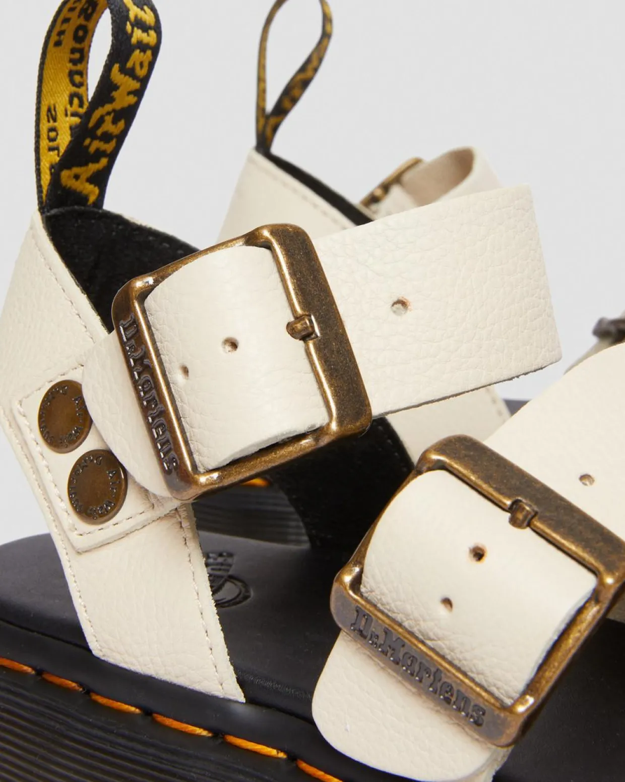 Dr. Martens Sandales Plateformes Gryphon En Cuir Beige texturé — Pisa Sale
