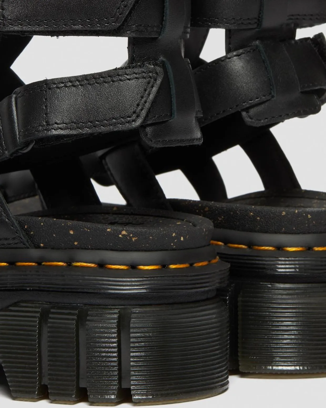 Dr. Martens Sandales Plateformes Montantes Ricki En Cuir Nappa Lux Noir — Nappa Lux Sale
