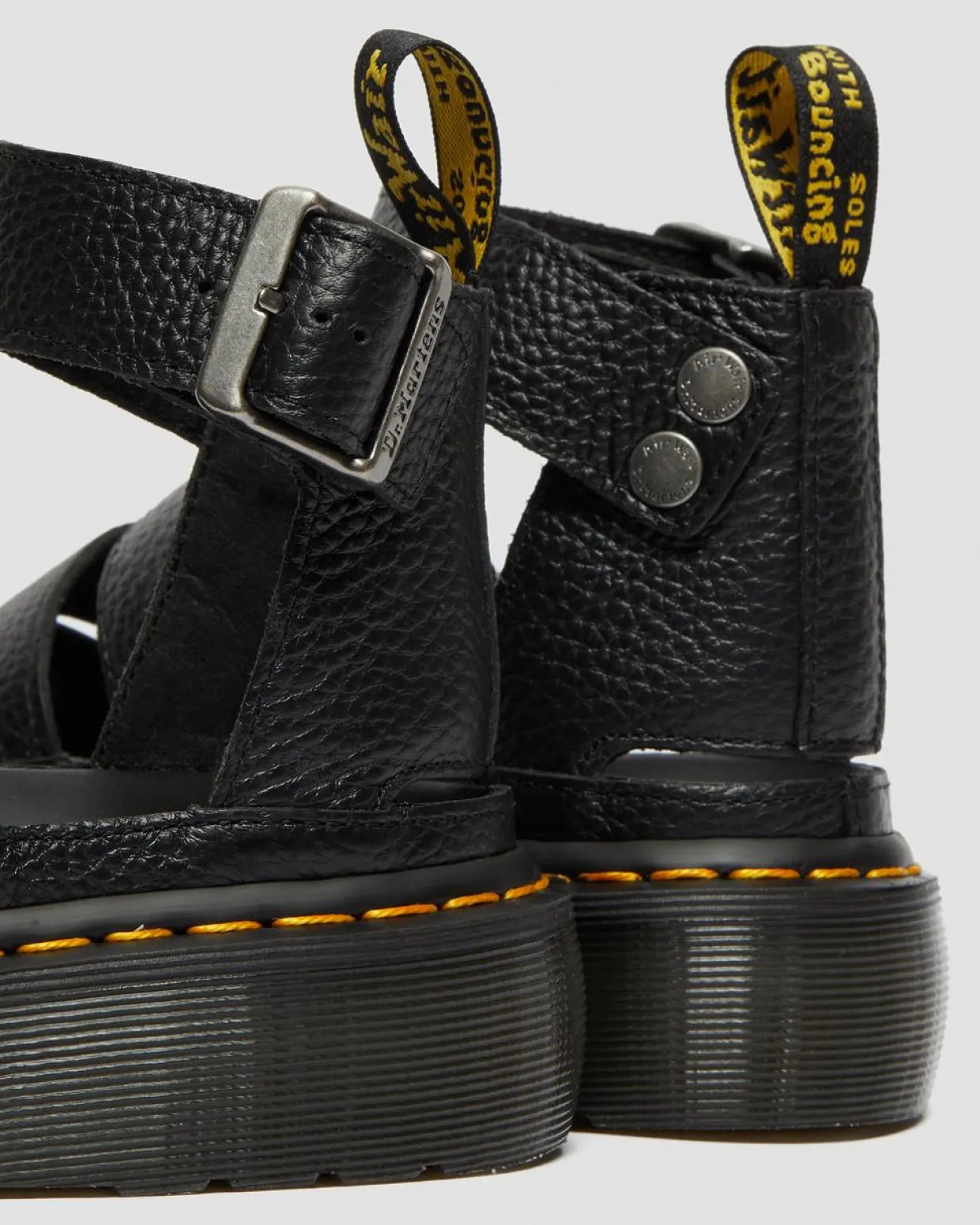 Dr. Martens Sandales Plateformes Quad Clarissa II En Cuir Milled Nappa Noir — Milled Nappa Sale