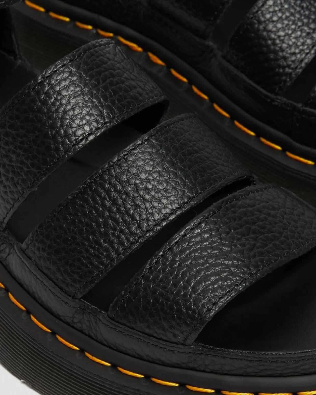 Dr. Martens Sandales Plateformes Quad Clarissa II En Cuir Milled Nappa Noir — Milled Nappa Sale