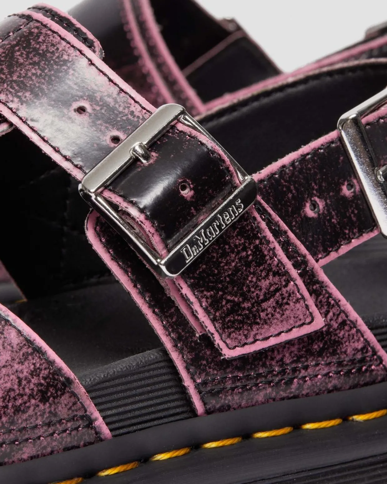 Dr. Martens Sandales Plateformes Voss II En Cuir Effet Vieilli Black+Fondant Pink — Two Tone Rub Off Hot