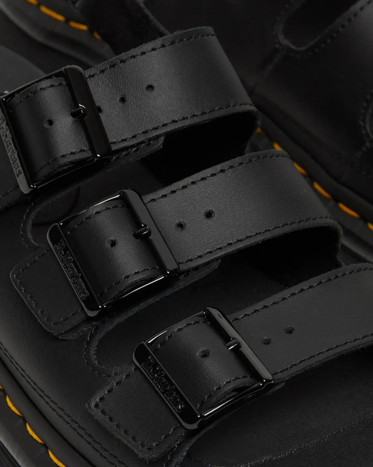 Dr. Martens Sandales Soloman En Cuir Hydro à Brides Noir — Hydro Leather Flash Sale
