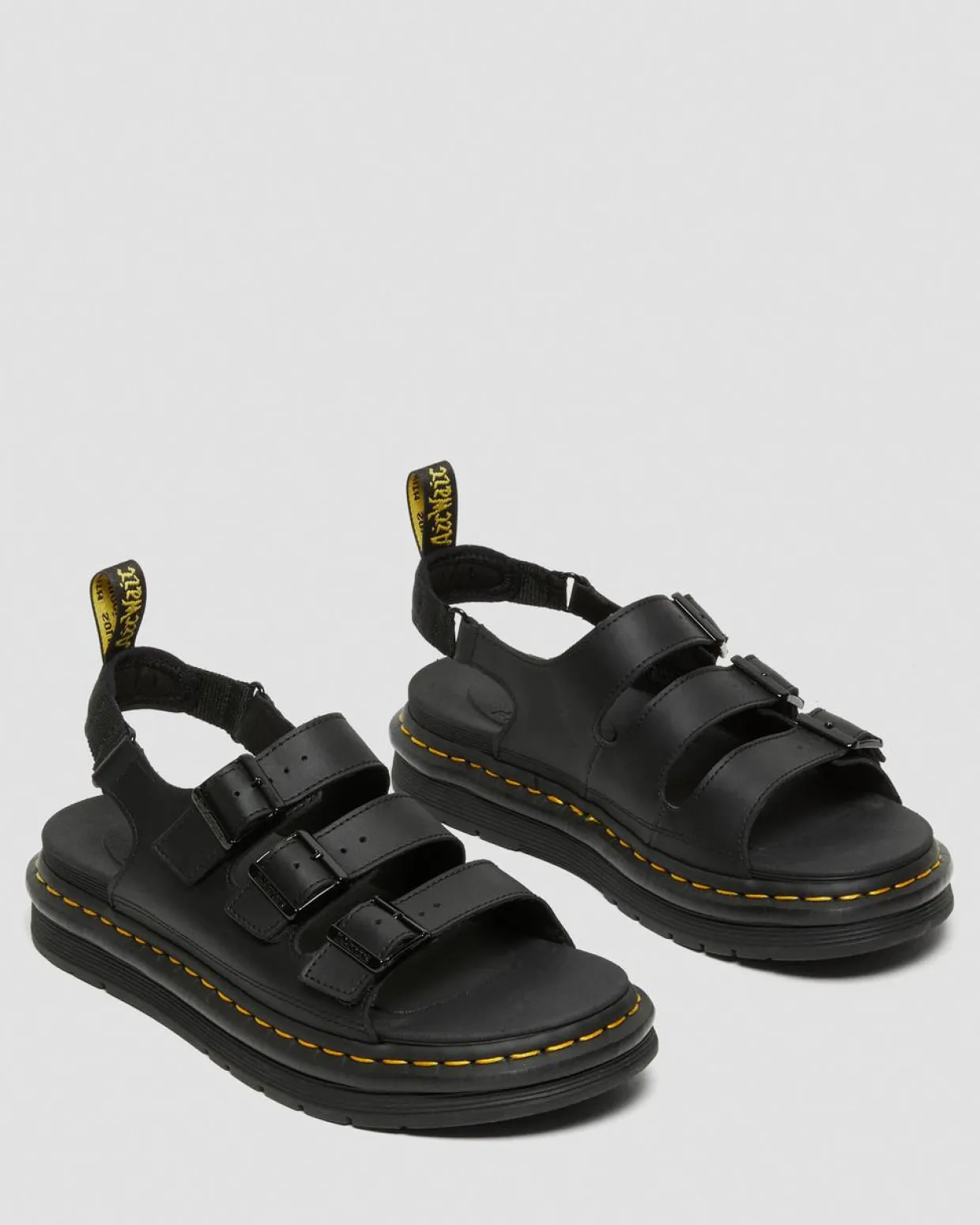 Dr. Martens Sandales Soloman En Cuir Hydro à Brides Noir — Hydro Leather Flash Sale