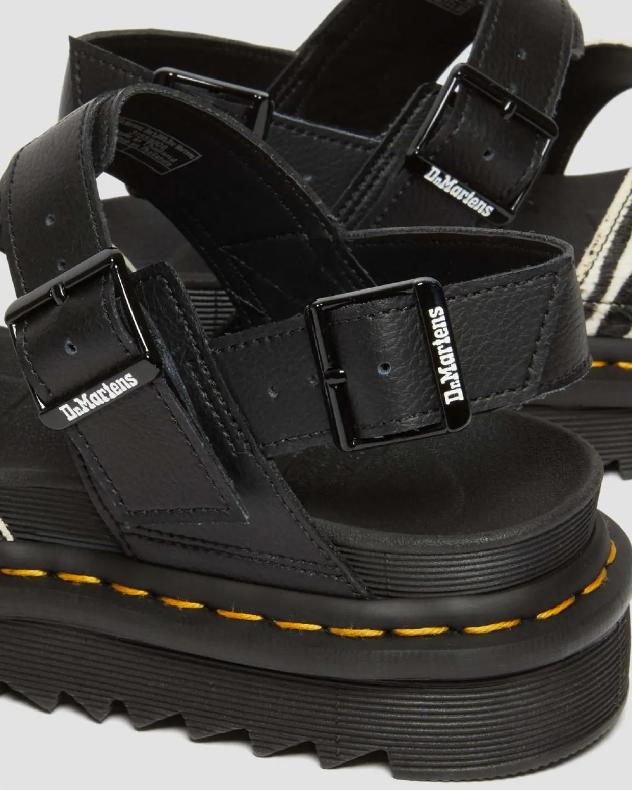 Dr. Martens Sandales Voss II En Hair-On à Imprimé Zèbre BLACK+ZEBRA PRINT Outlet